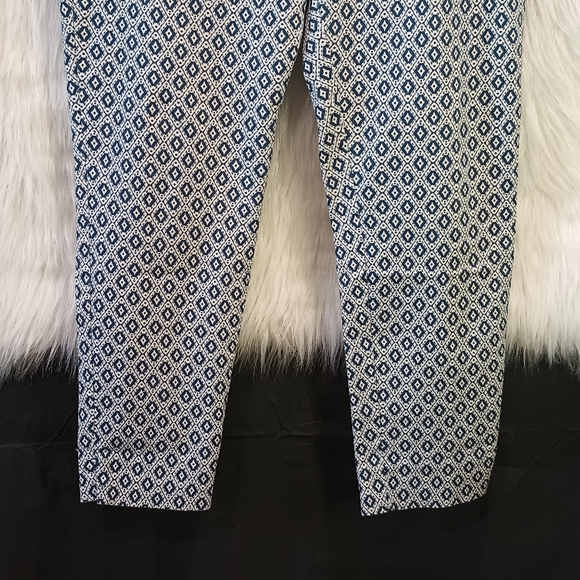 H&M Blue and White Pattern Stretchy Cropped Pants Size 12 - Picture 6 of 14